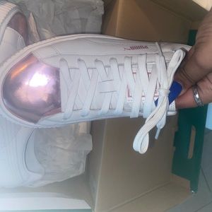 Pair of pink tip puma’s worn ONLY once!